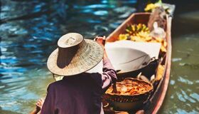Damnoen Saduak Culture Travel Guide: Thai Traditions, Etiquette & Eco-Tours